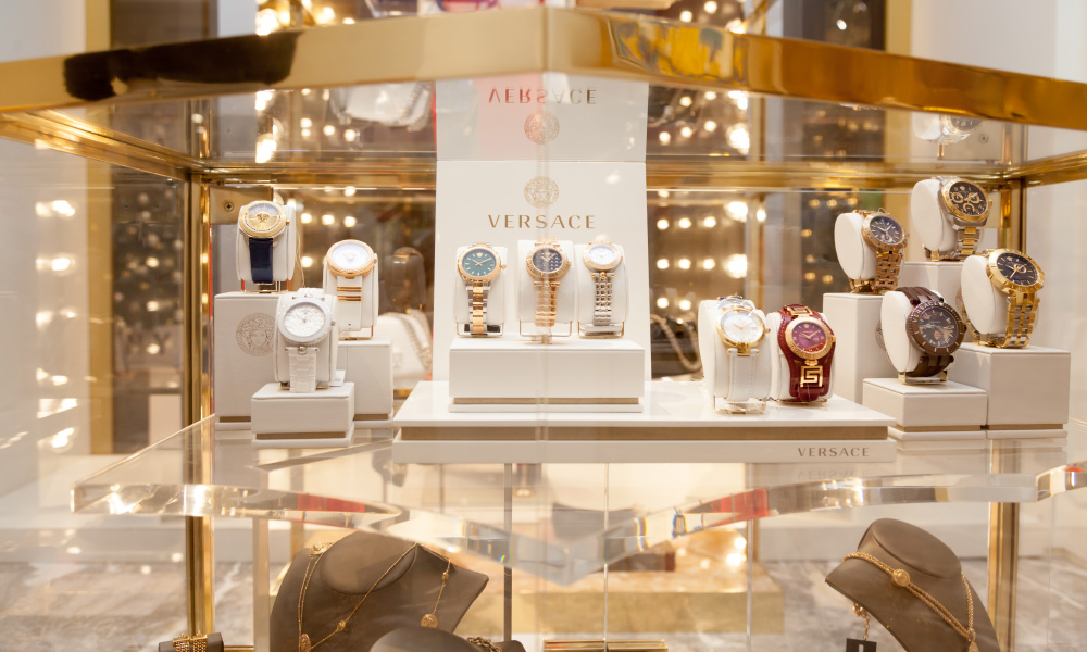 ���������� ������� ����� ����� Versace � Salvatore Ferragamo � ���� 